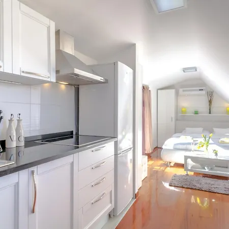 בית הארחה And With Wifi - 16550 ספליט